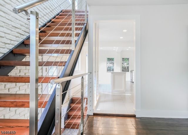 8 Birchwood Rd, North Caldwell Boro, NJ 07006