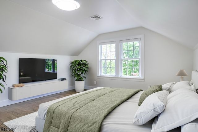 8 Birchwood Rd, North Caldwell Boro, NJ 07006