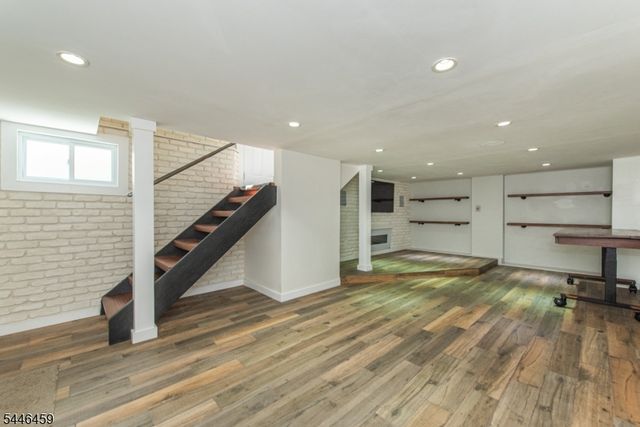 8 Birchwood Rd, North Caldwell Boro, NJ 07006