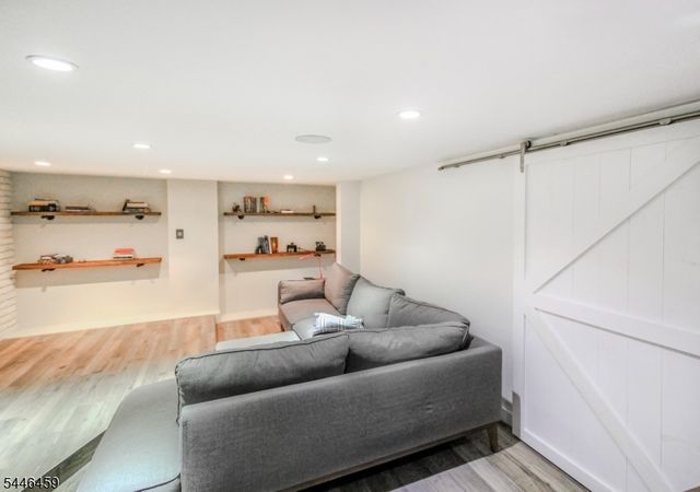 8 Birchwood Rd, North Caldwell Boro, NJ 07006
