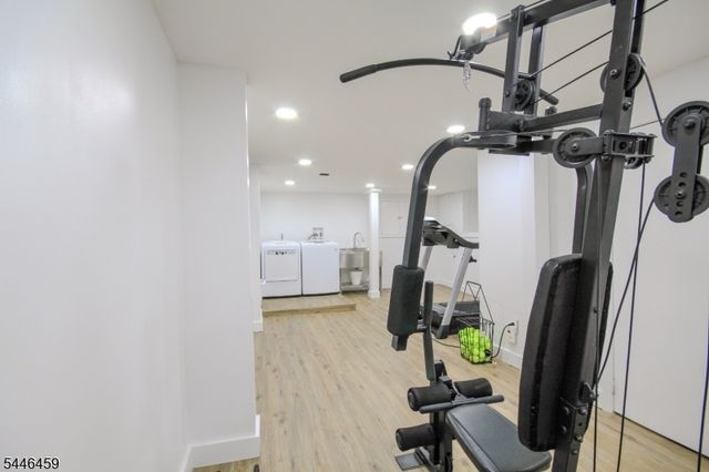 8 Birchwood Rd, North Caldwell Boro, NJ 07006