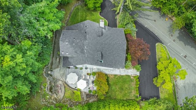 8 Birchwood Rd, North Caldwell Boro, NJ 07006
