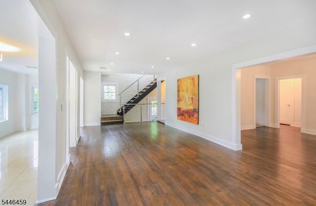 8 Birchwood Rd, North Caldwell Boro, NJ 07006