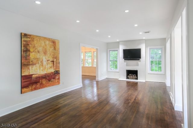 8 Birchwood Rd, North Caldwell Boro, NJ 07006