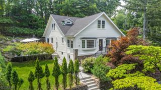 8 Birchwood Rd, North Caldwell Boro, NJ 07006