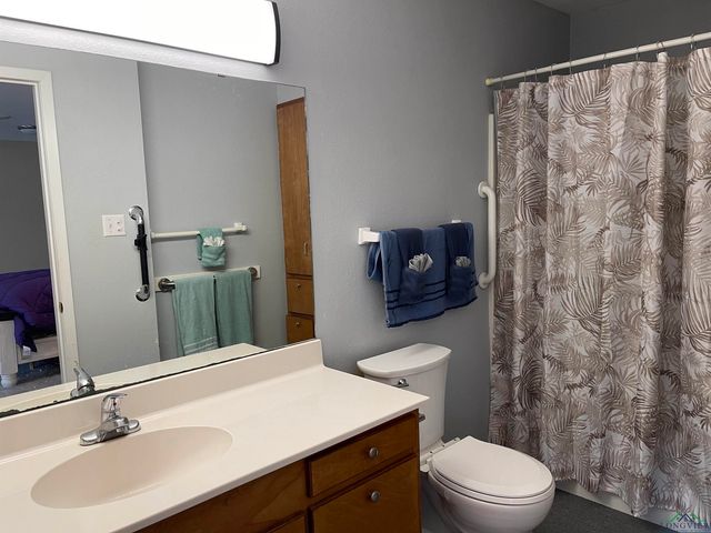 411 E Carolanne Blvd, Marshall, TX 75672