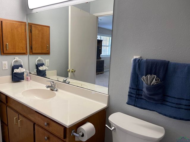 411 E Carolanne Blvd, Marshall, TX 75672