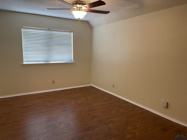 411 E Carolanne Blvd, Marshall, TX 75672