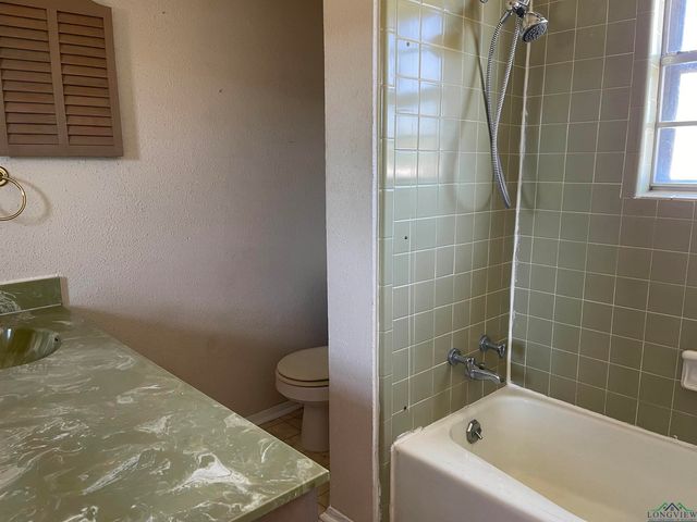411 E Carolanne Blvd, Marshall, TX 75672