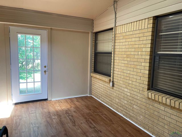 411 E Carolanne Blvd, Marshall, TX 75672