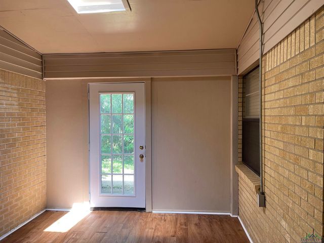 411 E Carolanne Blvd, Marshall, TX 75672