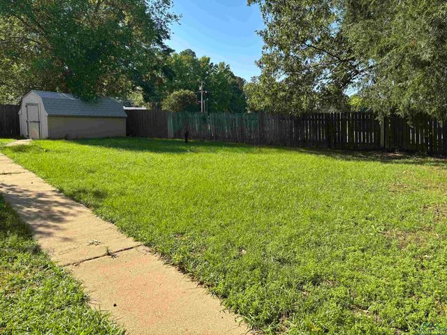 411 E Carolanne Blvd, Marshall, TX 75672