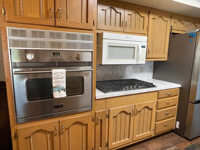 411 E Carolanne Blvd, Marshall, TX 75672