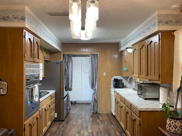 411 E Carolanne Blvd, Marshall, TX 75672