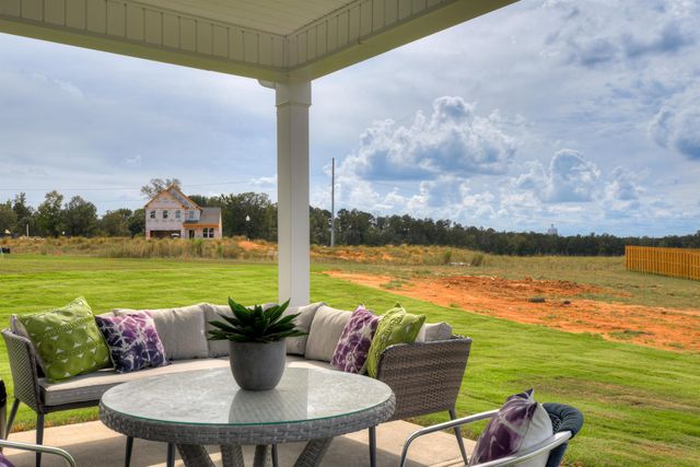 221 River Birch Dr., Loris, SC 29569