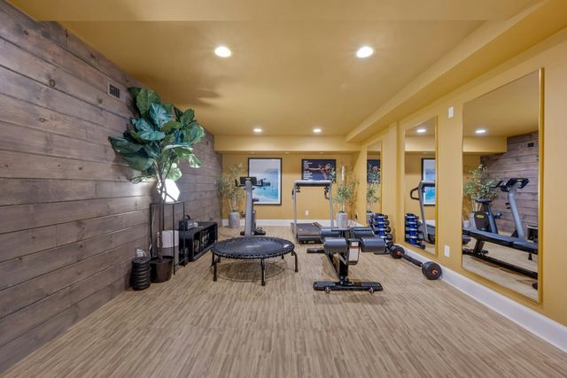 33 Highland Farm Road, Greenwich, CT 06831