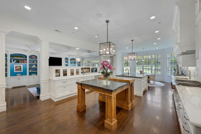 33 Highland Farm Road, Greenwich, CT 06831