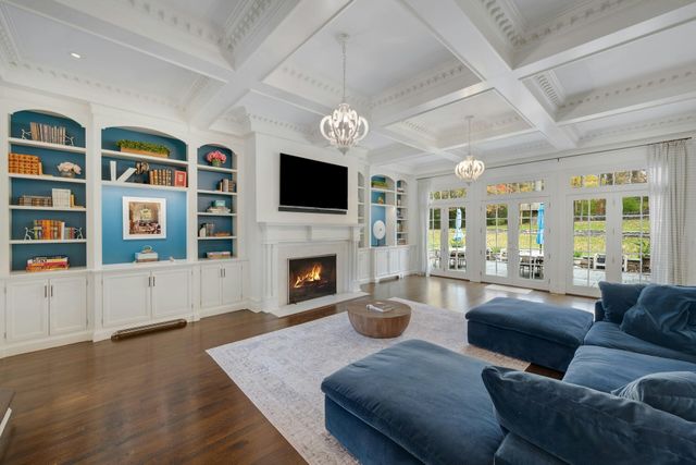 33 Highland Farm Road, Greenwich, CT 06831