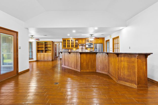 165 Taxiway Drive, Livingston, TX 77351