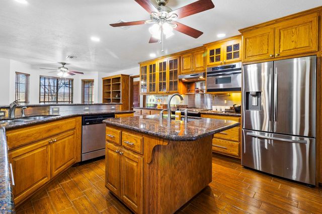 165 Taxiway Drive, Livingston, TX 77351