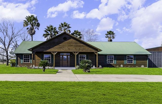 165 Taxiway Drive, Livingston, TX 77351