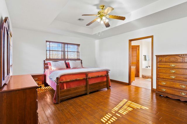 165 Taxiway Drive, Livingston, TX 77351