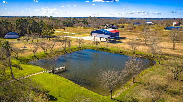 165 Taxiway Drive, Livingston, TX 77351