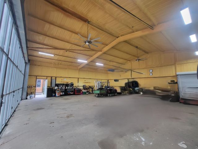 165 Taxiway Drive, Livingston, TX 77351