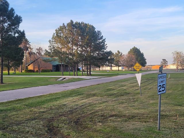 165 Taxiway Drive, Livingston, TX 77351