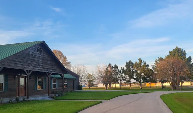 165 Taxiway Drive, Livingston, TX 77351