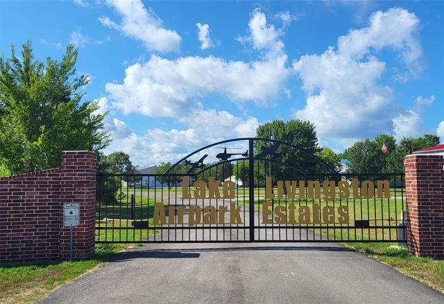 165 Taxiway Drive, Livingston, TX 77351