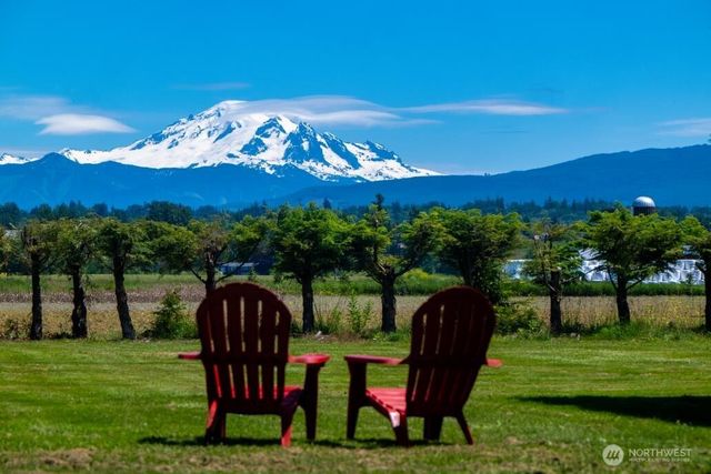 794 W Smith Road, Bellingham, WA 98226