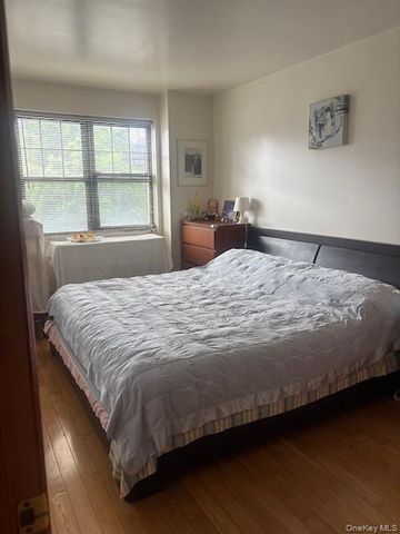 144-77 Barclay Avenue 4B, Flushing, NY 11355