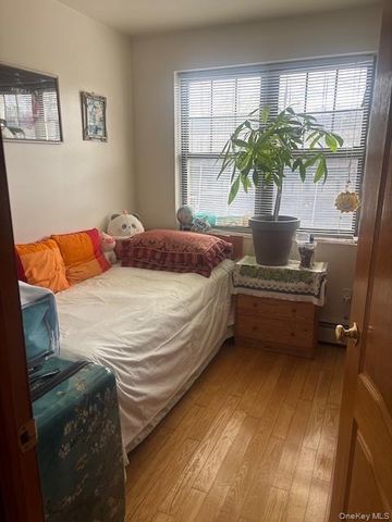 144-77 Barclay Avenue 4B, Flushing, NY 11355