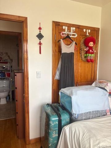 144-77 Barclay Avenue 4B, Flushing, NY 11355