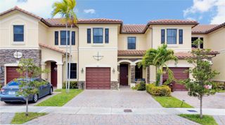3323 W 90th Terrace, Hialeah, FL 33018