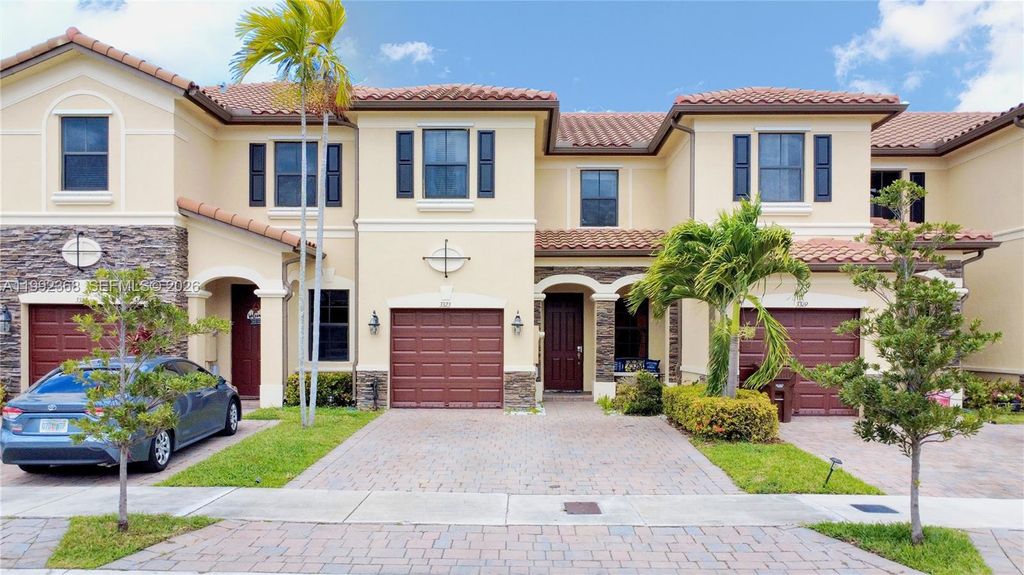3323 W 90th Terrace, Hialeah, FL 33018