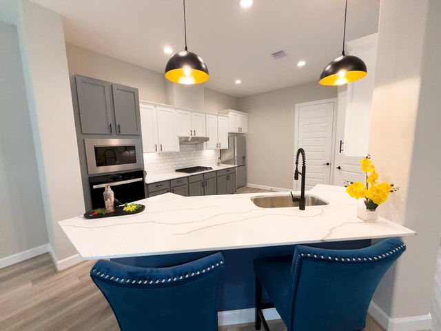 4307 B Dickson Street, Houston, TX 77007