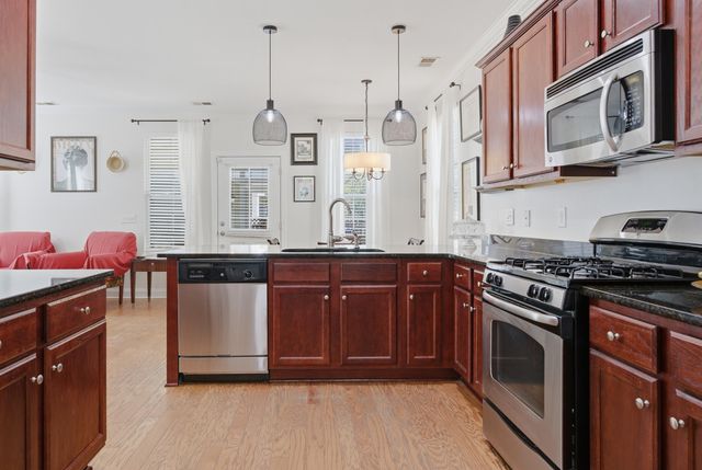 5292 E Dolphin Street, North Charleston, SC 29405