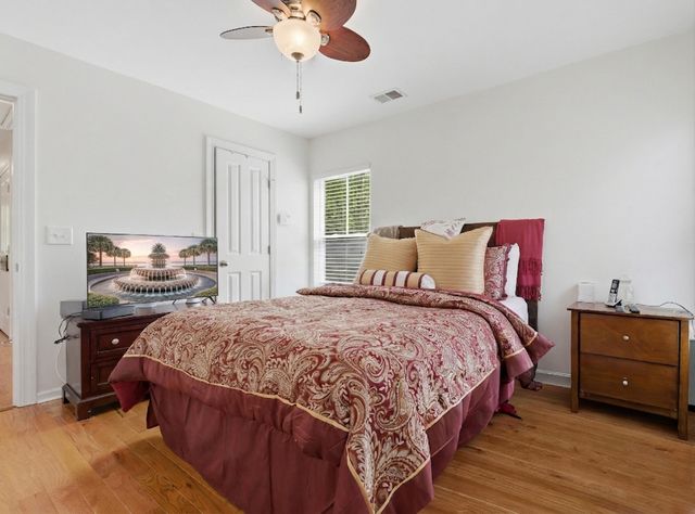 5292 E Dolphin Street, North Charleston, SC 29405