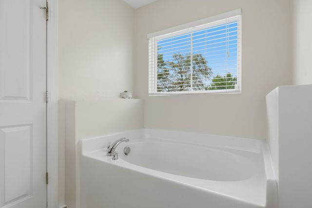 5292 E Dolphin Street, North Charleston, SC 29405