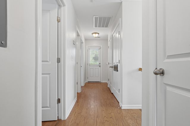 5292 E Dolphin Street, North Charleston, SC 29405