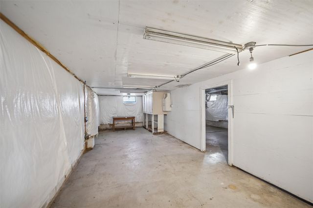 508 E Clinton Avenue, Indianola, IA 50125