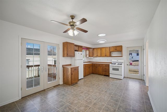 508 E Clinton Avenue, Indianola, IA 50125