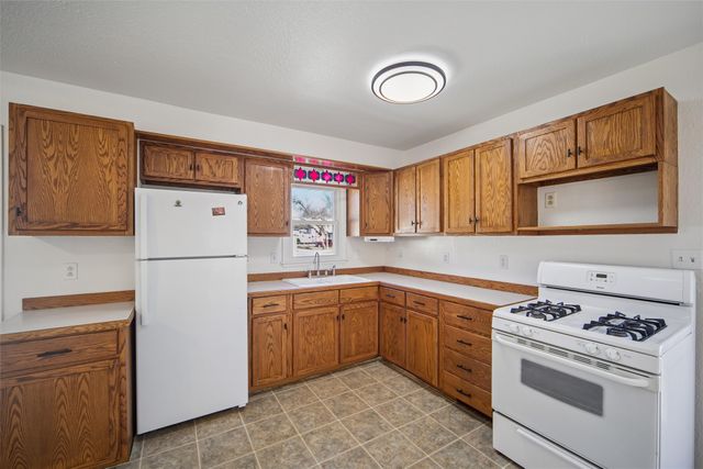 508 E Clinton Avenue, Indianola, IA 50125