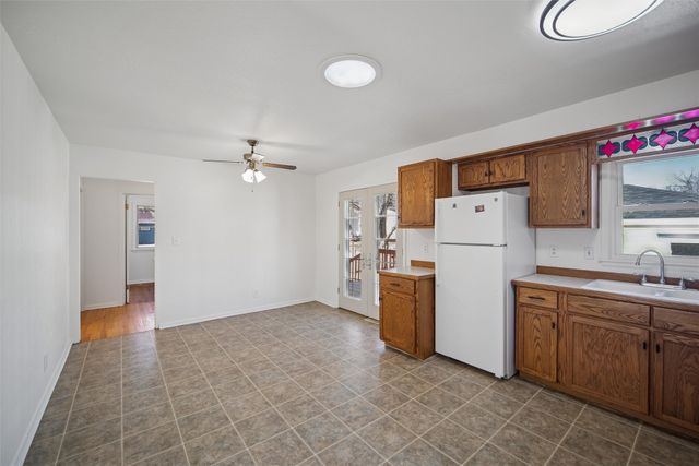 508 E Clinton Avenue, Indianola, IA 50125