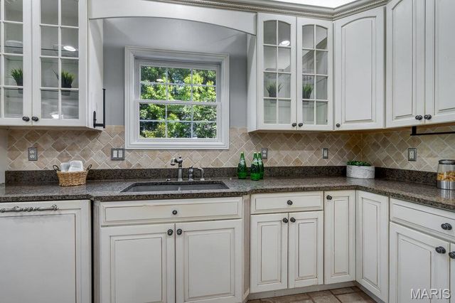 1233 Diamond Valley Drive, High Ridge, MO 63049