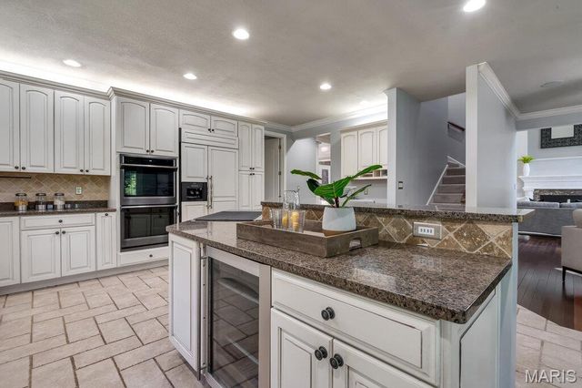 1233 Diamond Valley Drive, High Ridge, MO 63049