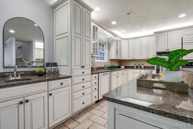 1233 Diamond Valley Drive, High Ridge, MO 63049