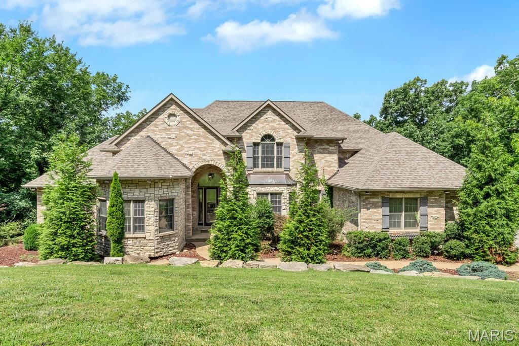 1233 Diamond Valley Drive, High Ridge, MO 63049